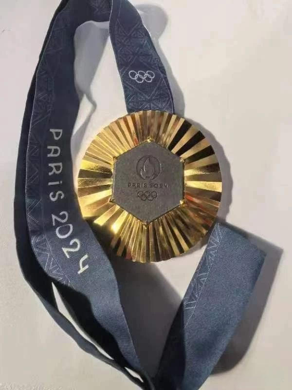 关于伯尔托尔队逆袭成功，战胜对手获得宝贵胜利的信息