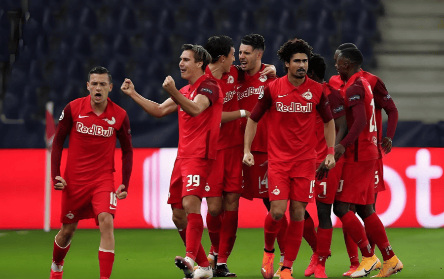 包含奥格斯堡犹如闪电般取胜，轻松战胜对手的词条