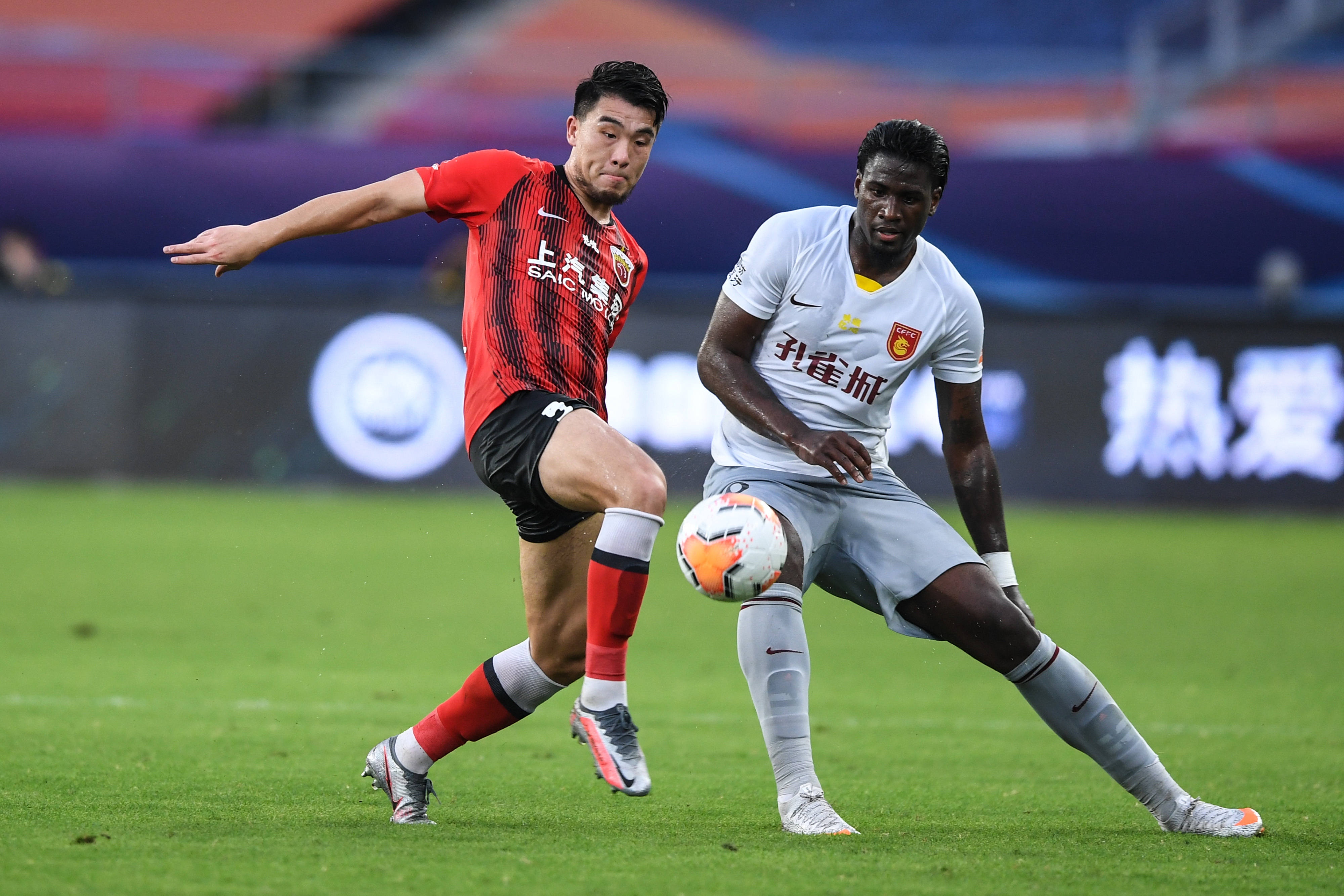 关于河南建业大胜河北华夏幸福，实力凸显的信息