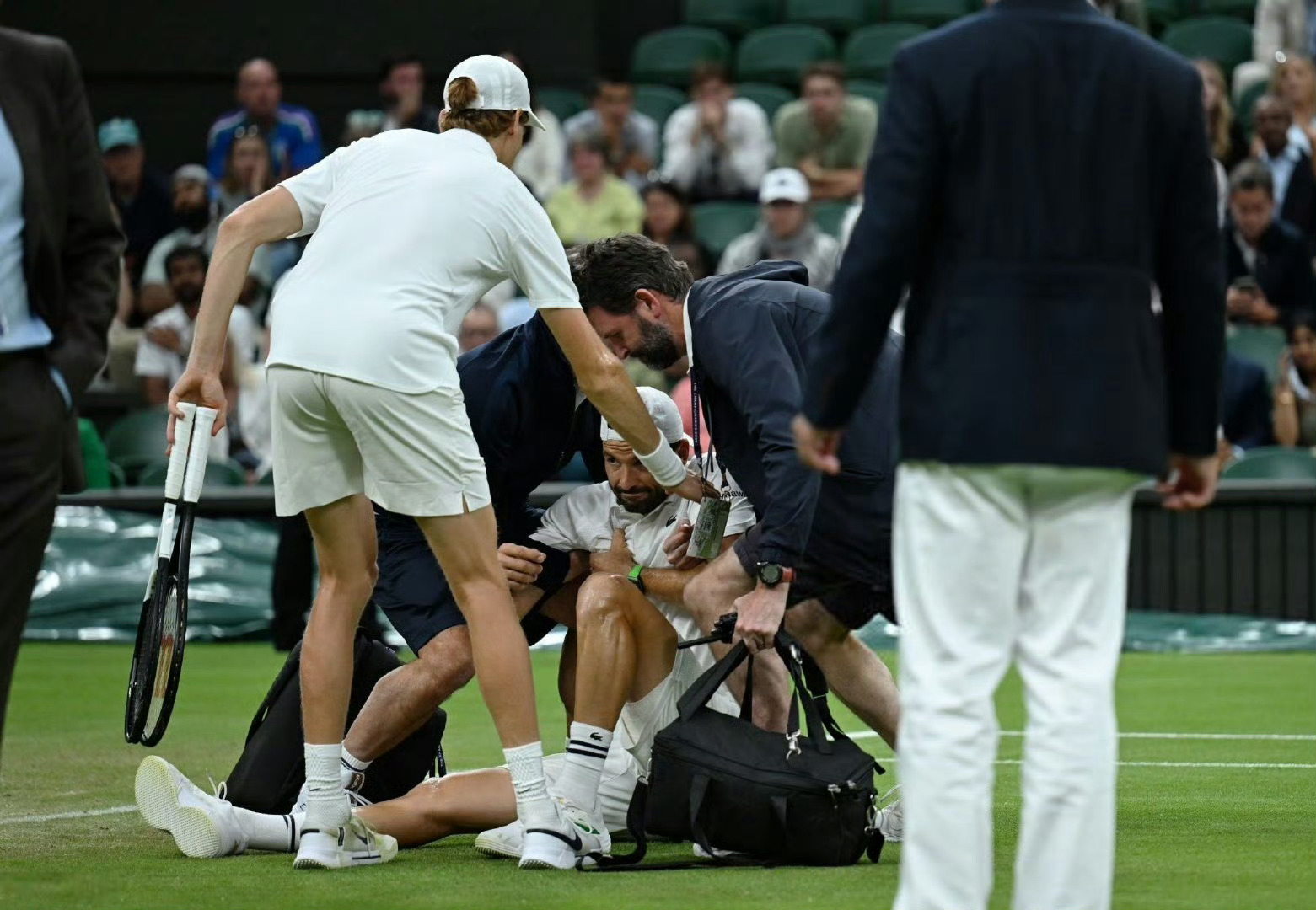 关于拉沃尔杯险胜温网，辛纳状态火热的信息