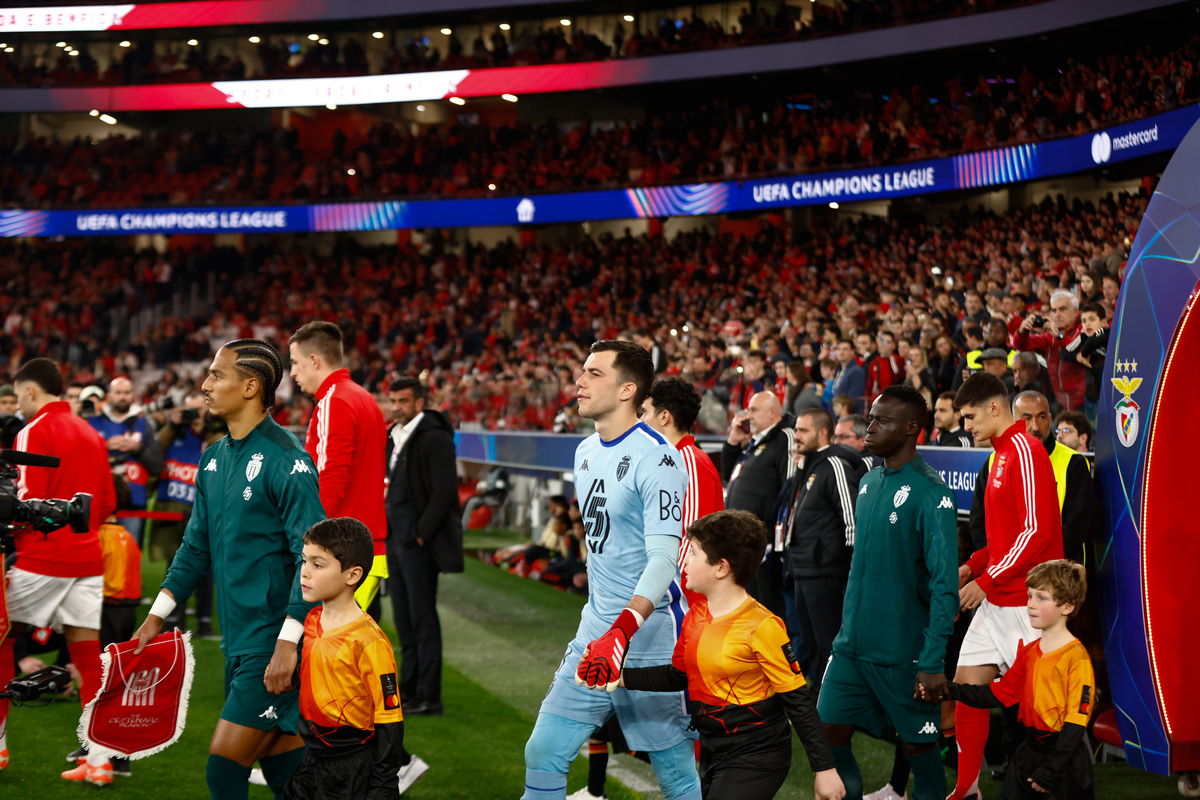 曼联出局,利物浦成功挺进欧冠半决赛 曼联出局,利物浦成功挺进欧冠半决赛