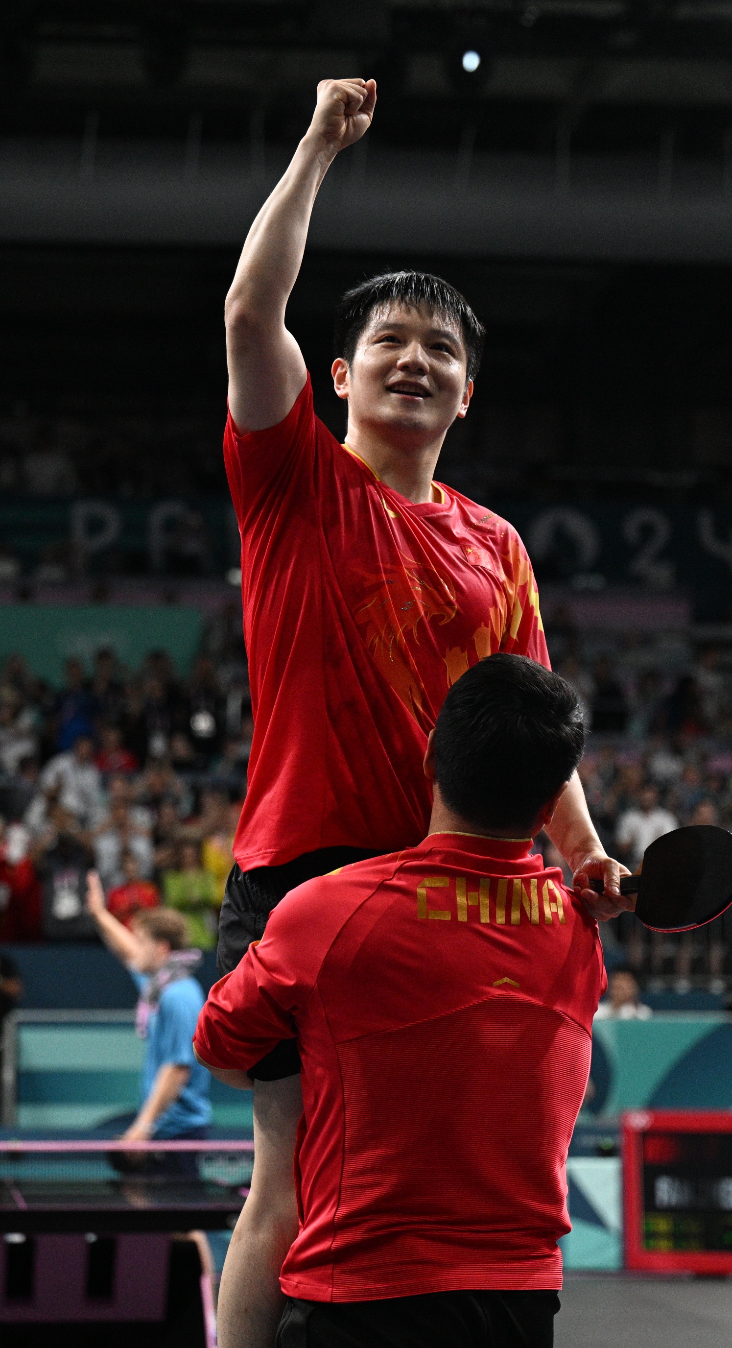 中国乒乓球队险胜日本乒乓球队，王皓惊艳世界