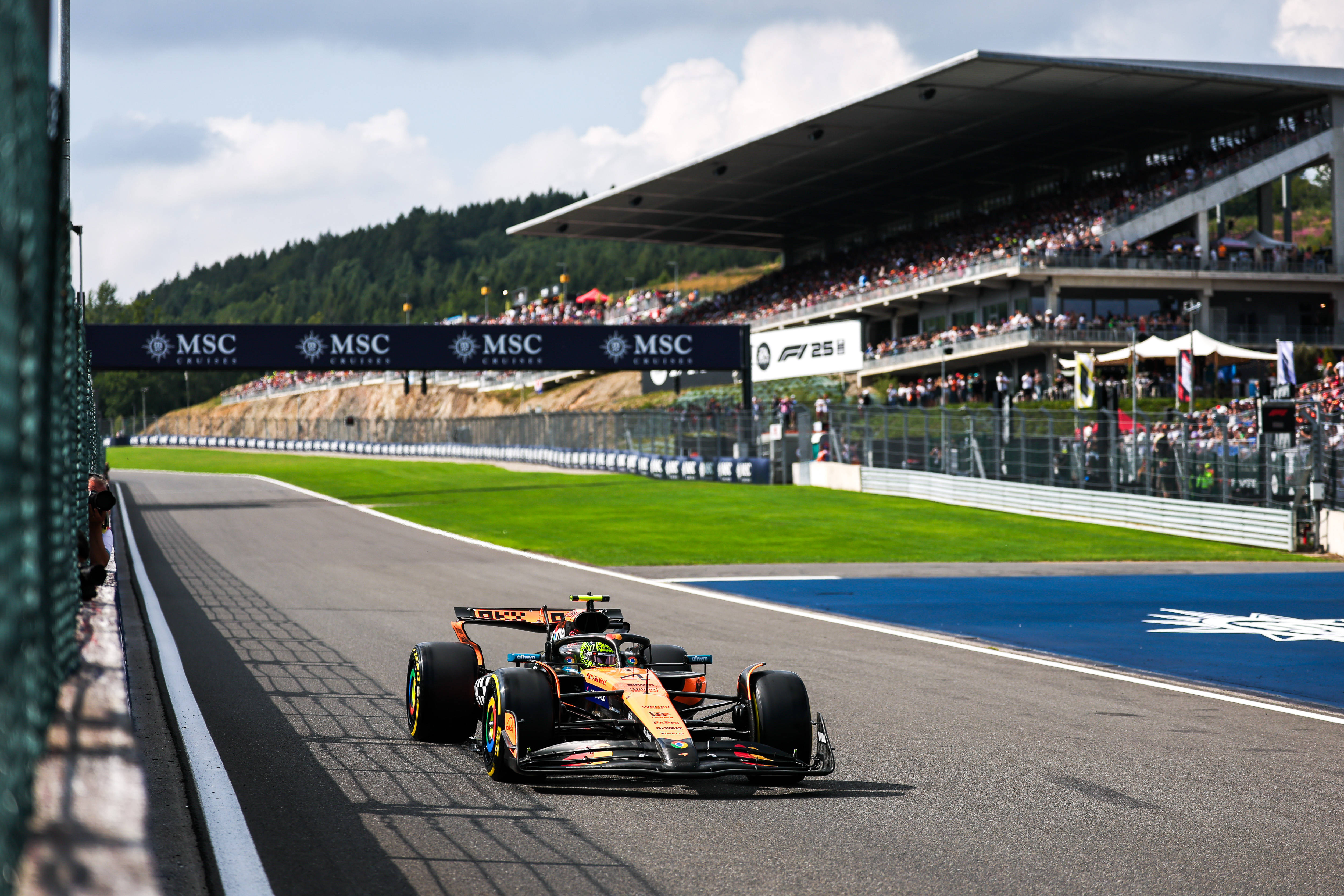 关于红牛车队碾压索伯车队，皮亚斯特里刷新纪录的信息