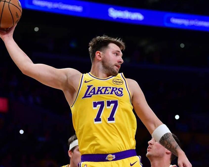 包含新疆队险胜太阳,东契奇刷新纪录的词条 包含新疆队险胜太阳,东契奇刷新纪录的词条