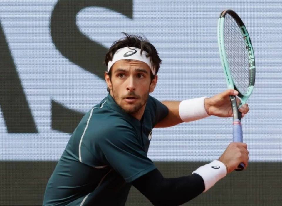 西班牙网球队碾压英国网球队，瓦林卡统治全场的简单介绍