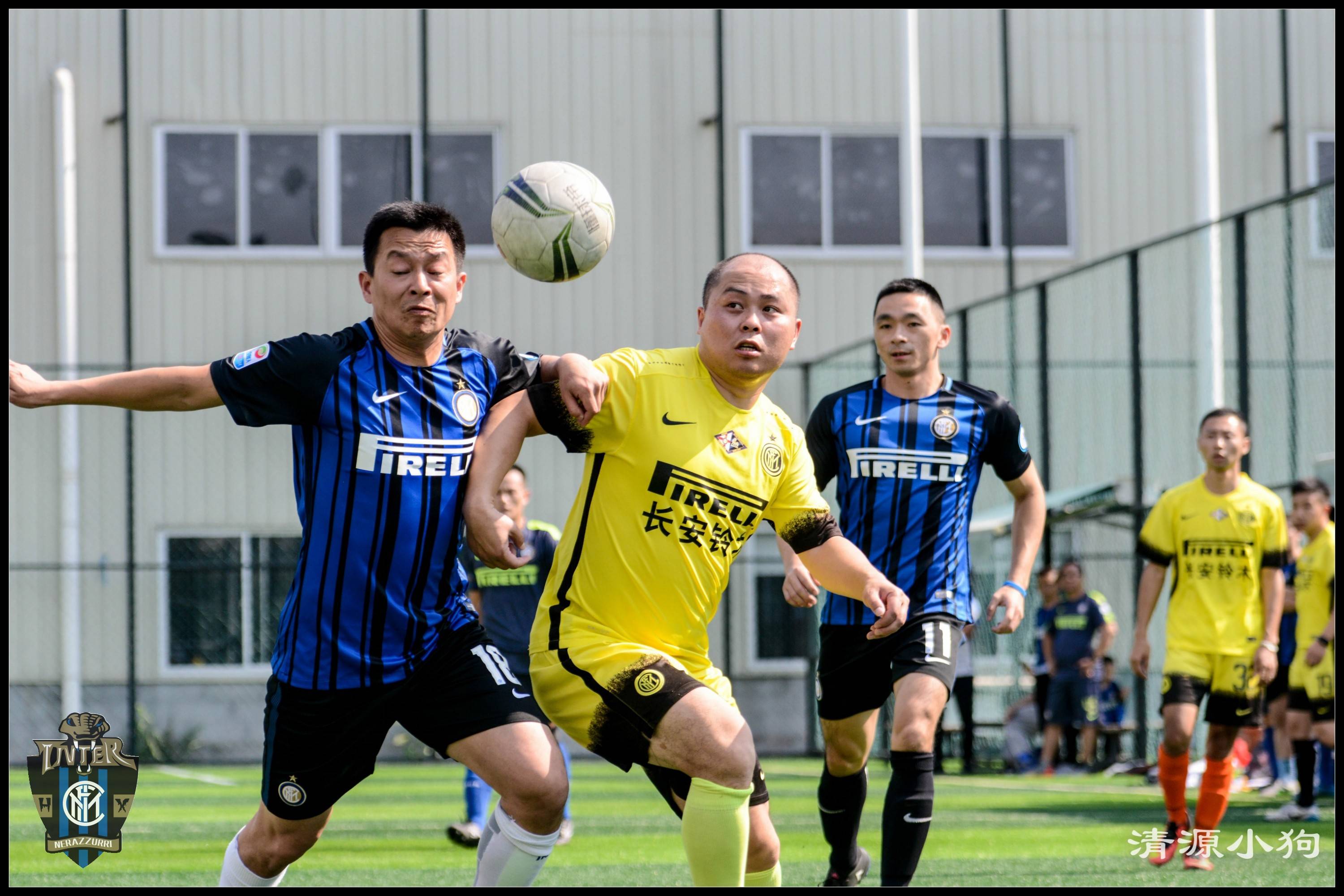 比赛进行中突遇暴雨影响球队表现