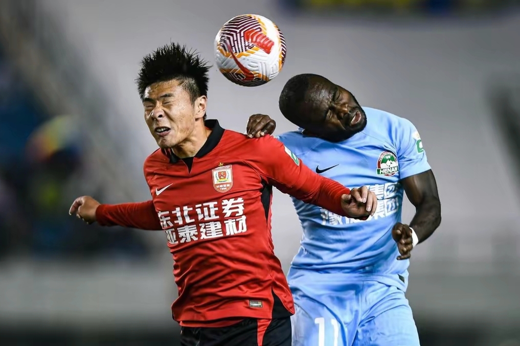 河南建业队主场击败延边东方，豪取三分的简单介绍