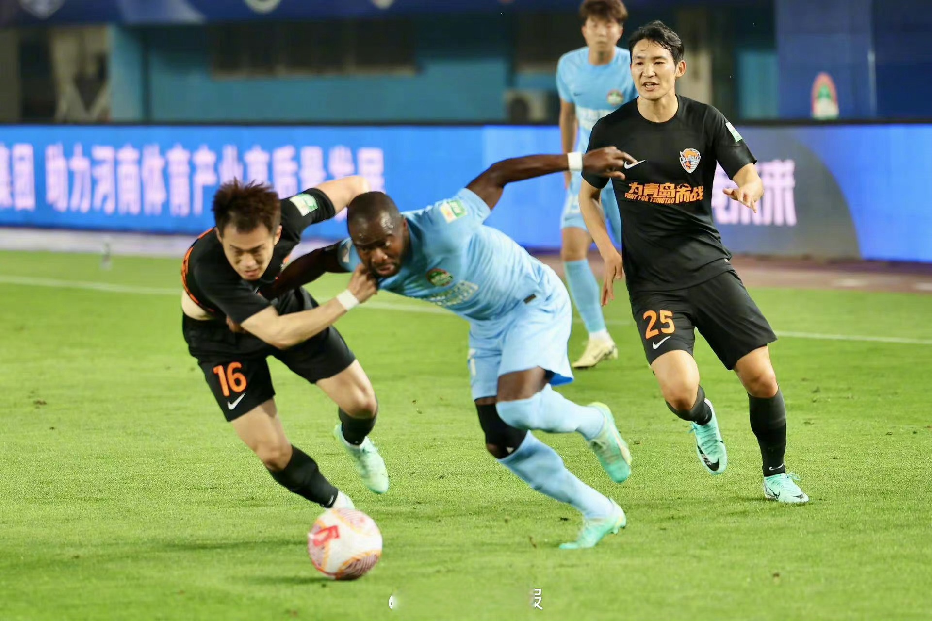 河南建业队主场击败延边东方，豪取三分的简单介绍