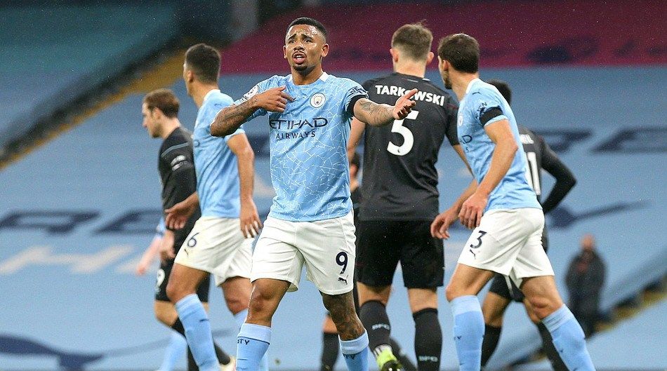 英格兰碾压切尔西，德布劳内完成帽子戏法的简单介绍