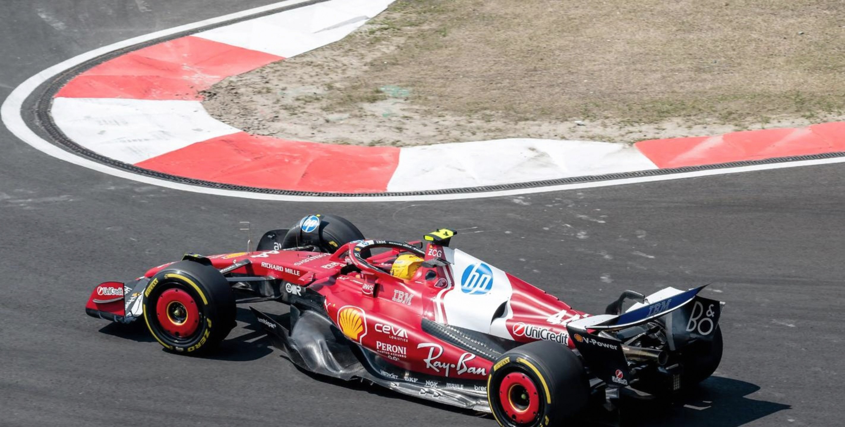 关于索伯车队鏖战红牛车队，汉密尔顿状态火热的信息